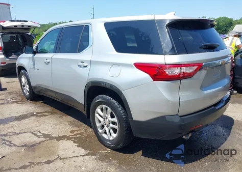 2018 Chevrolet Traverse Ls z USA, uszkodzony, nr VIN 1GNEVFKW7JJ195108